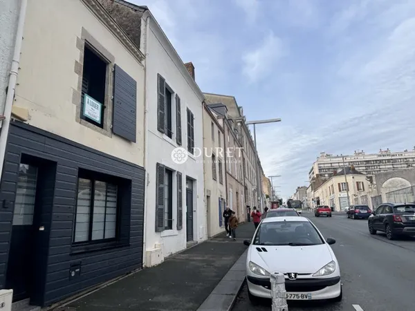 Local professionnel 86 m²