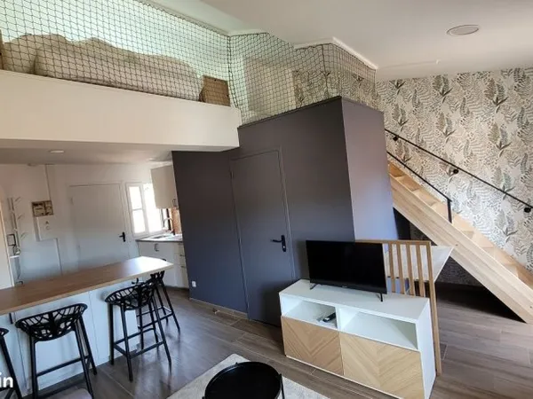 Studio meublé coup de coeur - Pierre dorée - Transports à pied - Sain-Bel