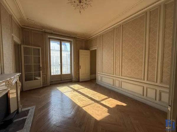 Rare à Grenoble Victor Hugo - Appartement Haussmanien 120 m²