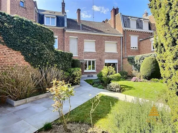 Maison 5 pièces 158 m²
