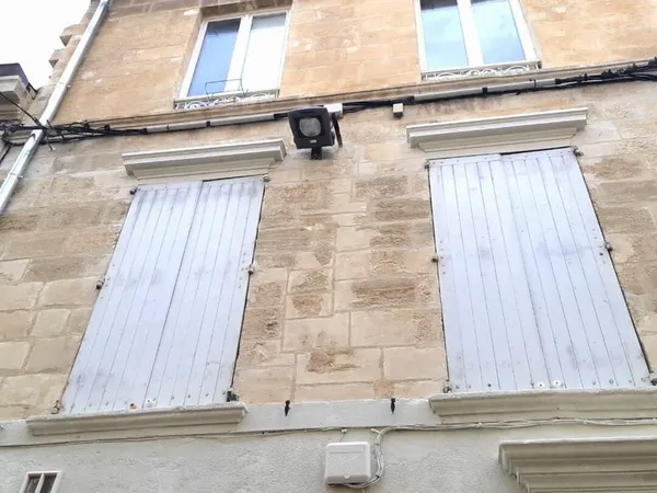 EN EXCLUSIVITE - AVIGNON INTRA MUROS SUPERBE STUDIO LOUE