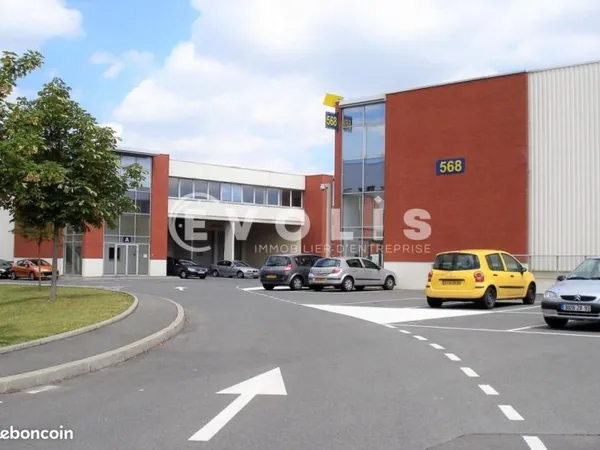 Local bureaux 842 m²