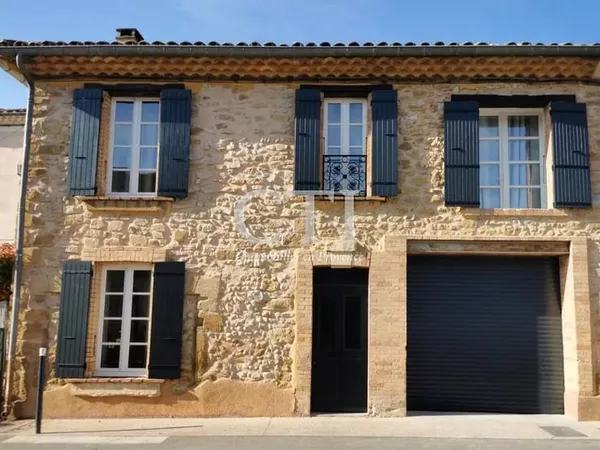 Maison de village restaurée de 190 m² habitables