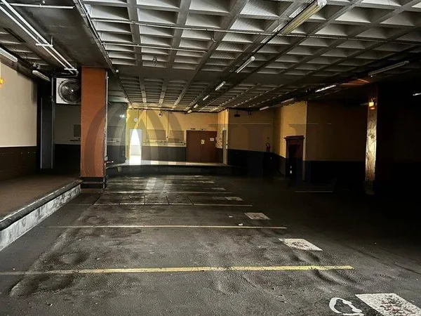 Local d'activité 1600 m²