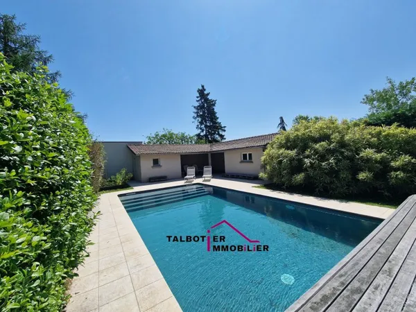 Maison 6 pièces 254 m²