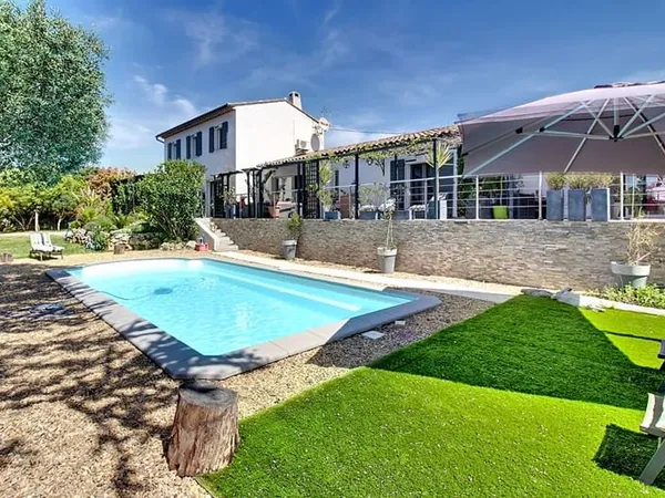 A VENDRE A DRAGUIGNAN EN EXCLUSIVITE - Maison récente - 6 chambres, piscine et garage