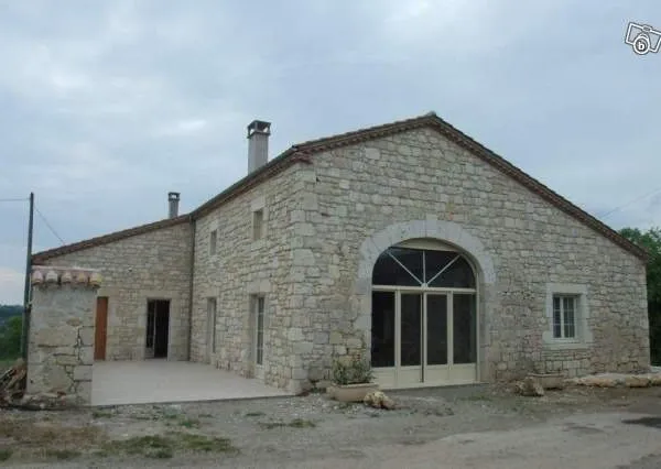 Location magnifique maison en pierres
