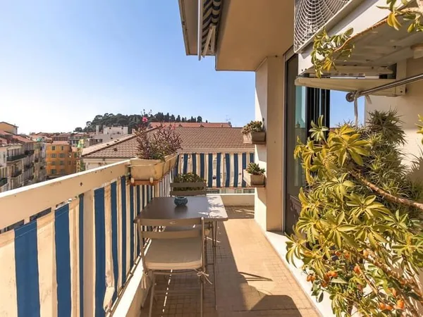 NICE port: Appartement 4 pièces, terrasse, parking
