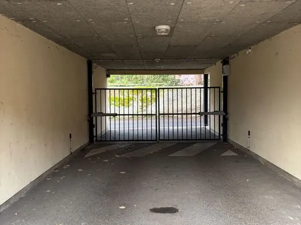 Parking/box ANCY DORNOT