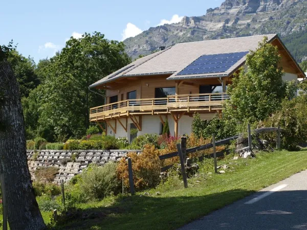 Maison Saint Michel de Chaillol 05260(Hautes-Alpes)