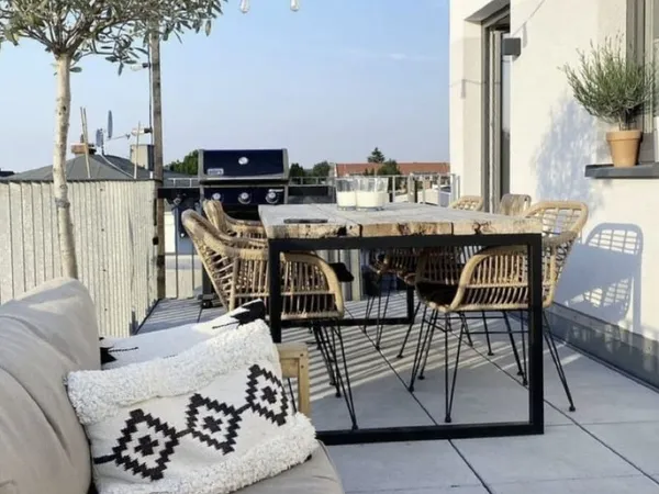 3 PIECES DERNIER ETAGE ROOFTOP PARKING CAVE