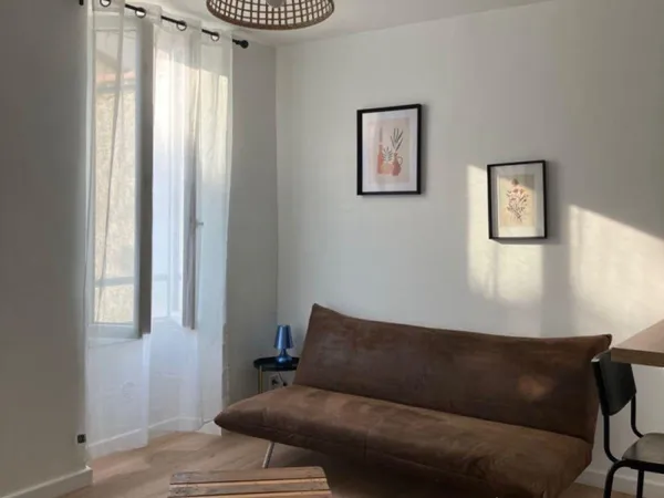 Beau T2 rénové, charmant et très calme