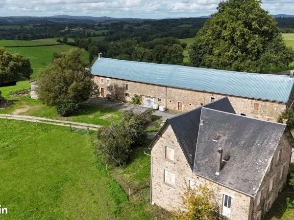 🏡 Corps de ferme + grande maison en pierre - 3 ha de terrain au Lonzac
