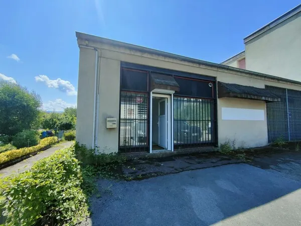 Local d'activité pouvant être affecté en appartement