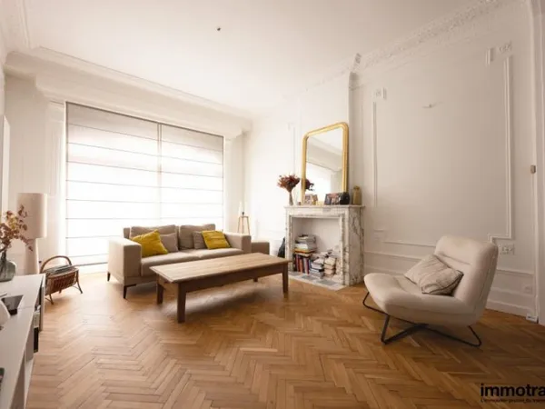 Maison 6 pièces 256 m²