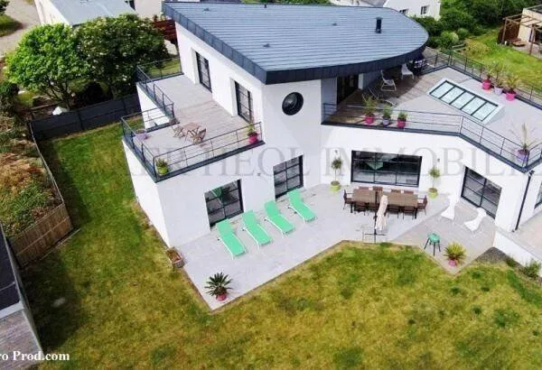 Maison 6 pièces 222 m²