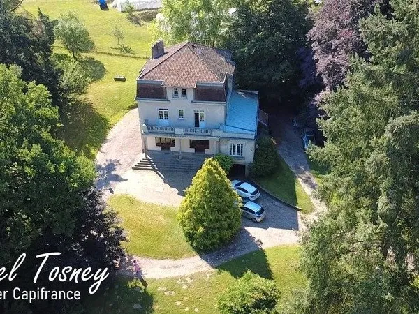Secteur Fougerolles, Belle Maison bourgeoise T9 sur terrain de 75 ares !