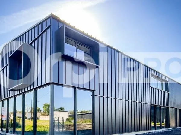 Local commercial 630 m²