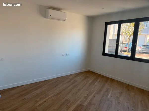 Location de 3 salle de consultation médicale/paramédicale à Morangis 91420