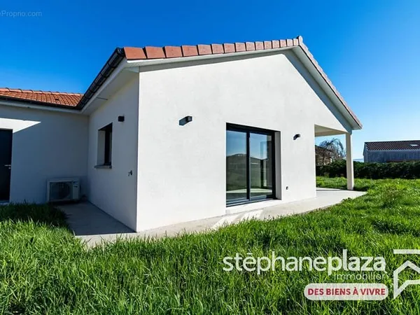 Maison sous garantie décennale, 3 chb jardin proche centre Attignat