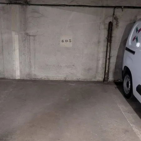 Parking 13 m²