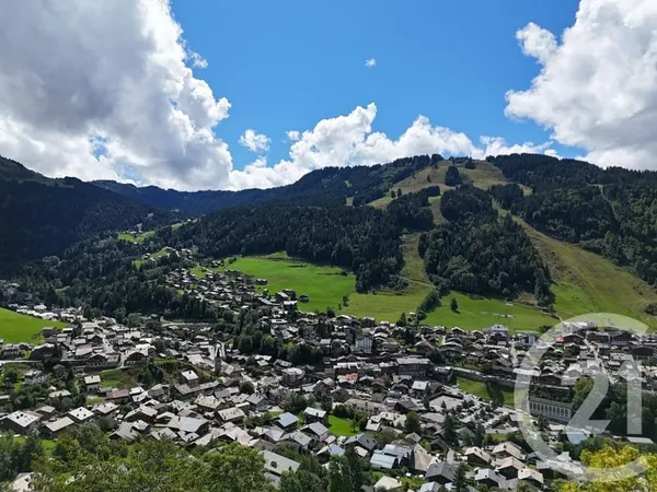 Terrain 806 m²