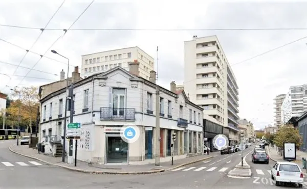 Local commercial 6 pièces 232 m²