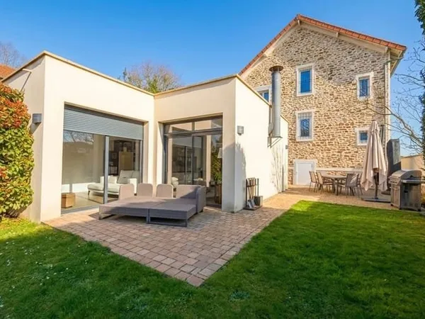 Maison 6 pièces 214 m²