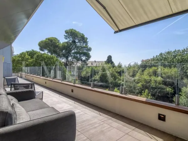 Appartement 5 pièces 186 m²