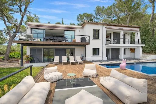 Maison 6 pièces 220 m²