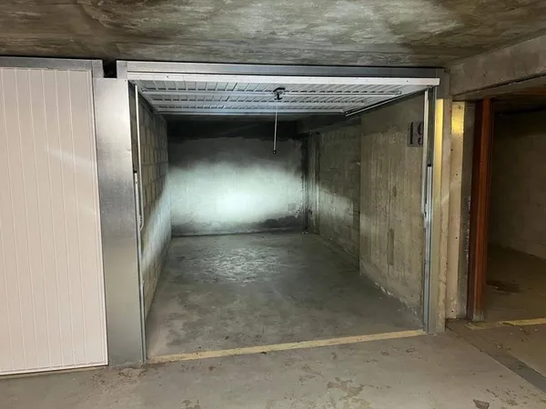 Parking 14 m²