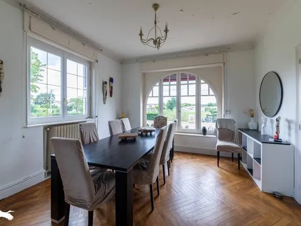 Maison 5 pièces 216 m²