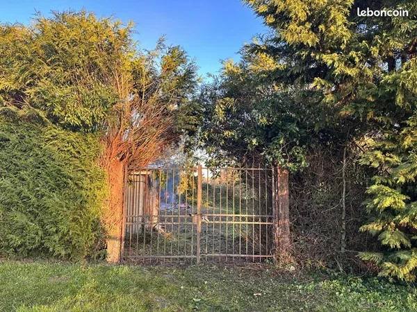 A vendre terrain au coeur du village