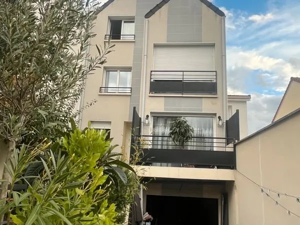 Maison R+2 : 7 pièces 105 m² Colombes