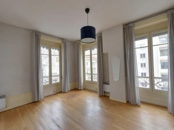 EXCLUSIVITE - PREFECTURE - T1 de 27m² à rénover