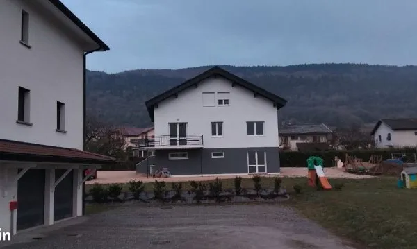 Grand T2 à Valserhone