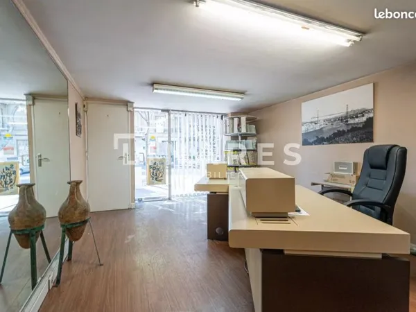 Local commercial 126 m² Marseille 7ème