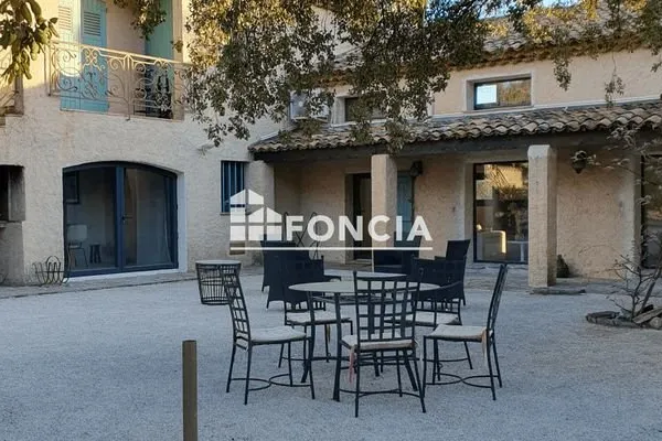 Maison 7 pièces 196 m²