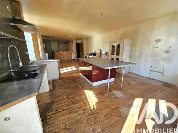 Bâtiment 300 m²