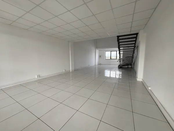 Local commercial 119 m²