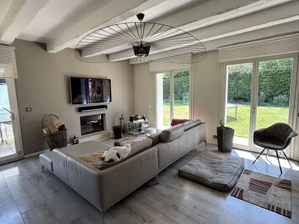 Propriété 5 pièces 300 m²