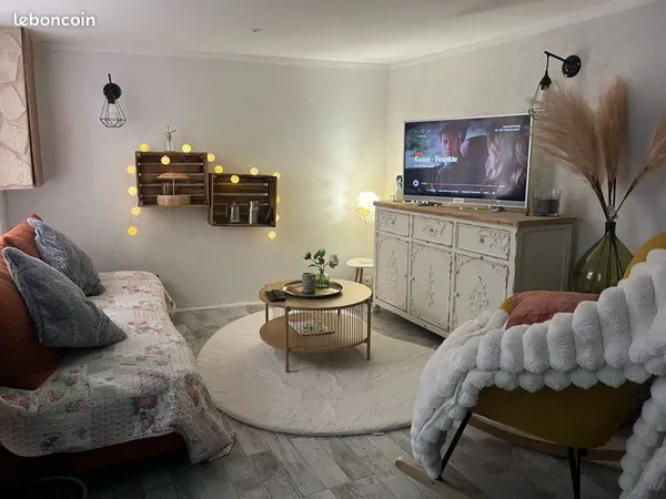 Maison de ville rénovée T3 - centre historique d'Istres