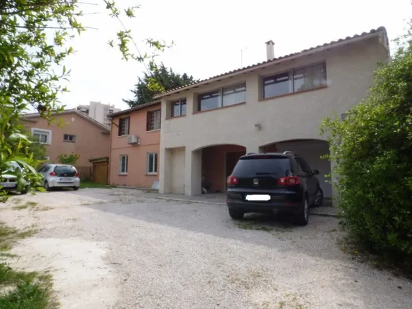 MAISON TYPE 7 DE 246 M2 LA VALETTE SUD.