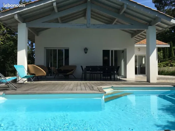 Chambre étudiant dans villa lumineuse ,piscine ,coloc à 4, calme, verdure