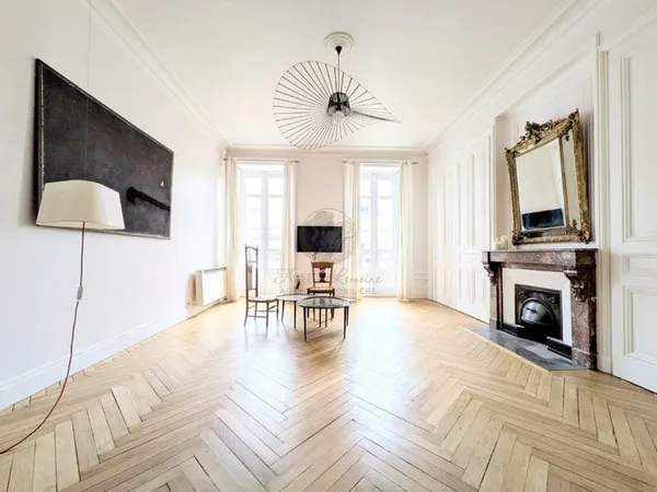 Appartement d'exception, cachet ancien sublimé, balcon plein