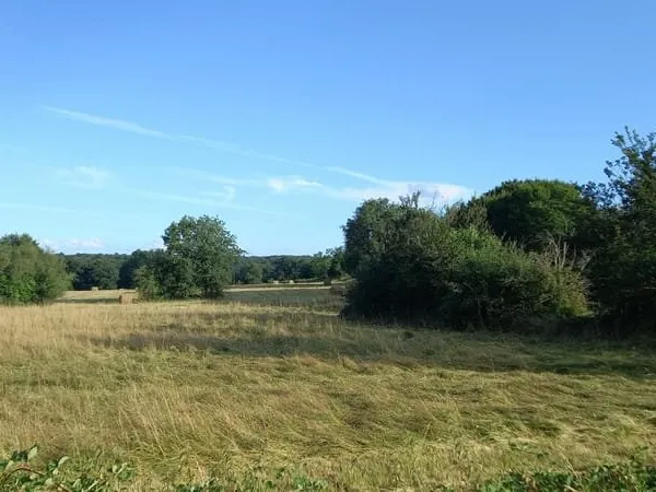 Terrain secteur de la Double de 2200 m2.