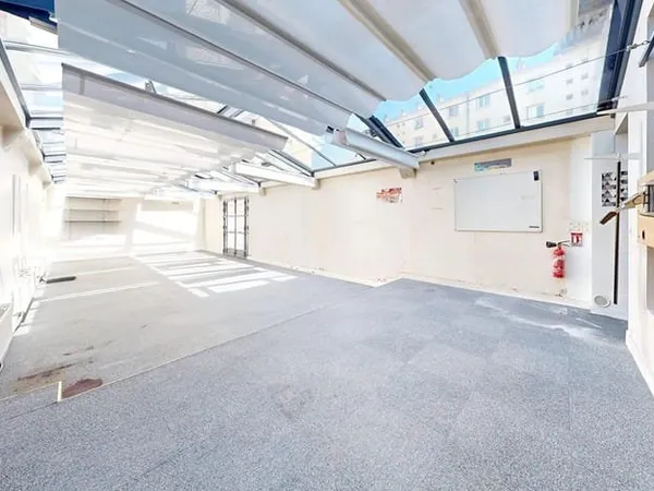 Bureau 259 m²