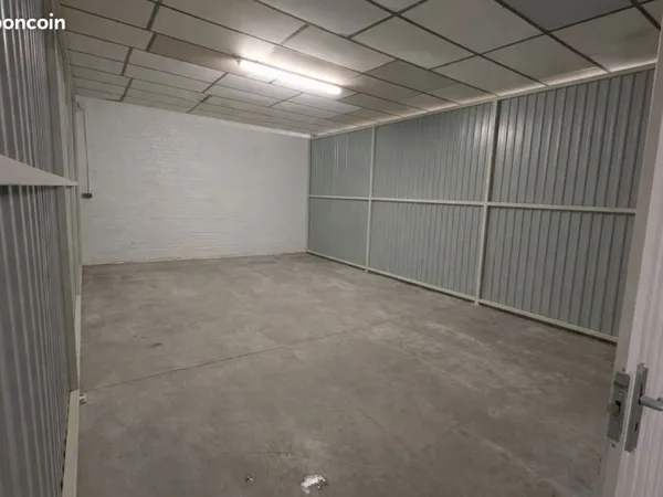 Box de Stockage Sécurisé - A partir de 7m2 - Croix - Particuliers et Professionnels -
