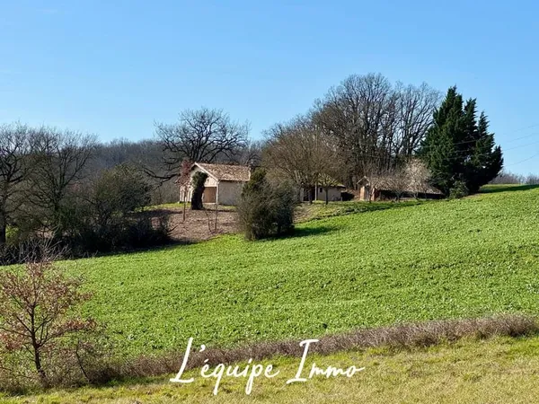 Authentique ferme au calme absolu sur plus de 8 000 m2 de te