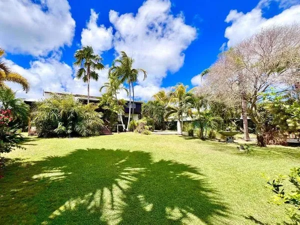 Maison 7 pièces 251 m²